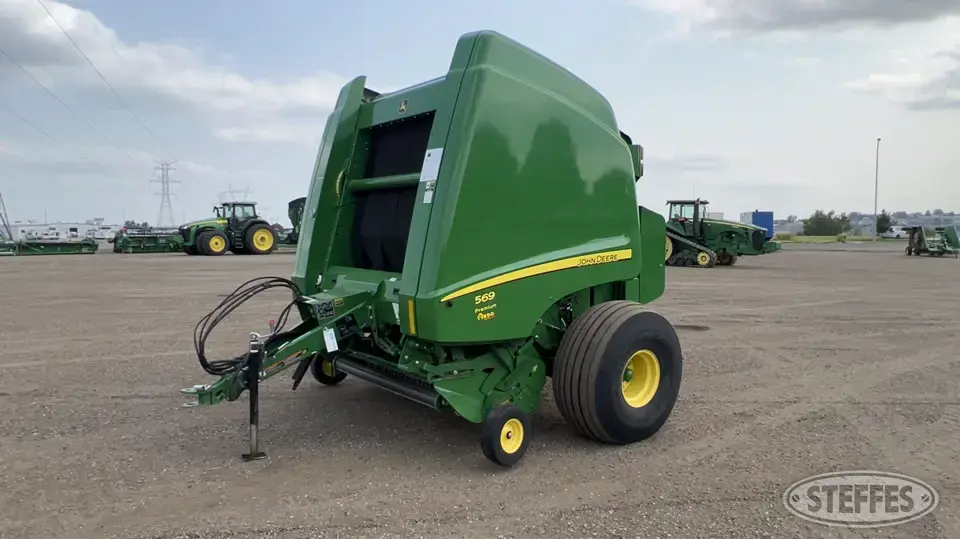 2017 John Deere 569 Premium Round Baler