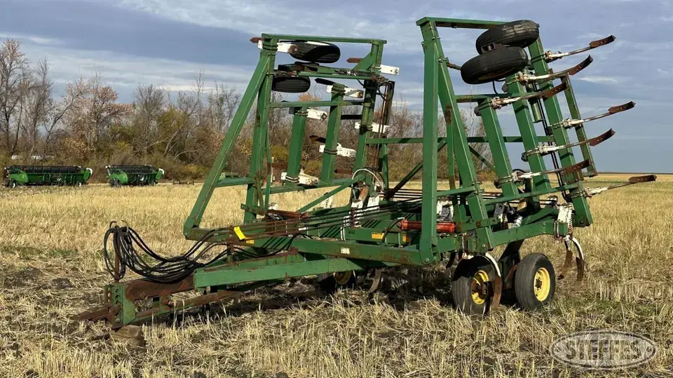 Glencoe HyClearance Chisel Plow