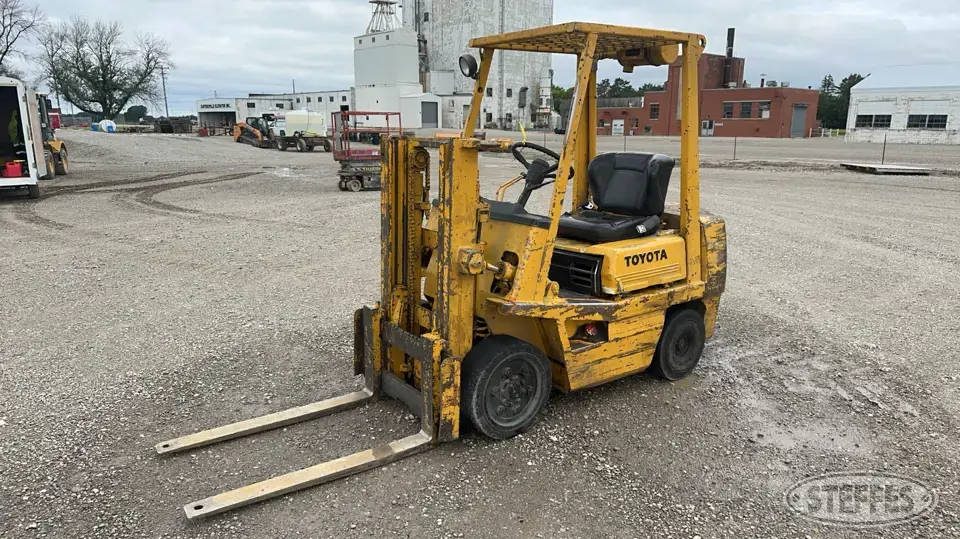 1986 Toyota FDC25 Warehouse Forklift