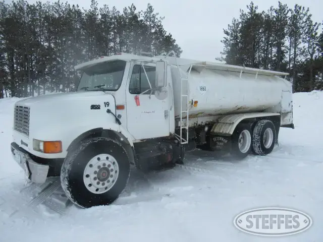 1995 IH 4900
