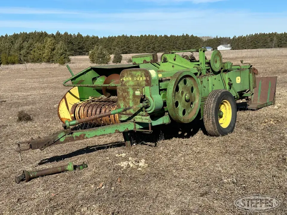 John Deere 24T Square Baler