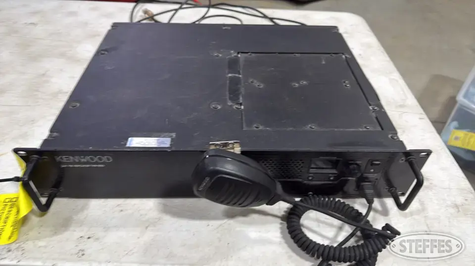 Kenwood TKR-850 Business Band Radio