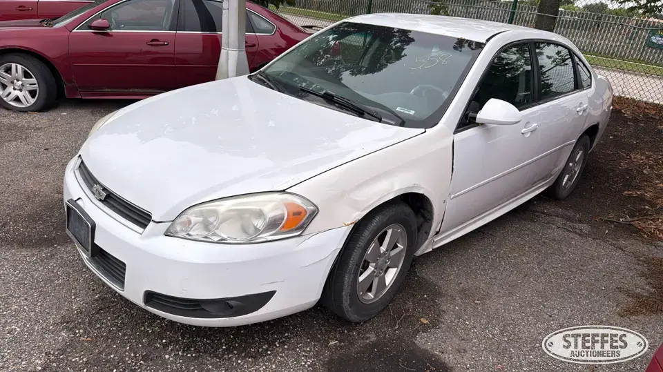 2010 Chevrolet Impala LT Car