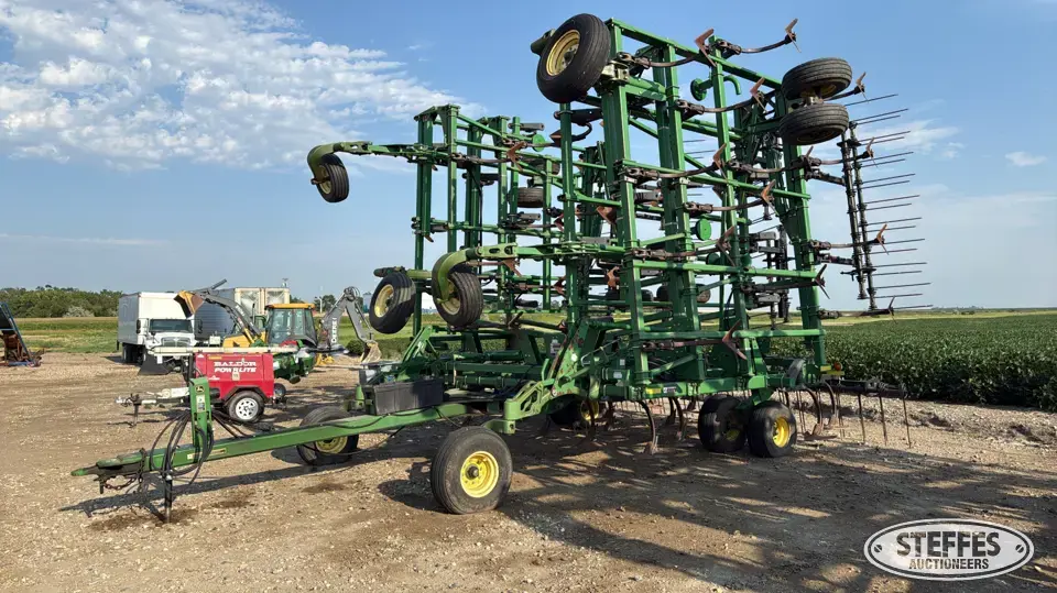 John Deere 2410 Chisel Plow