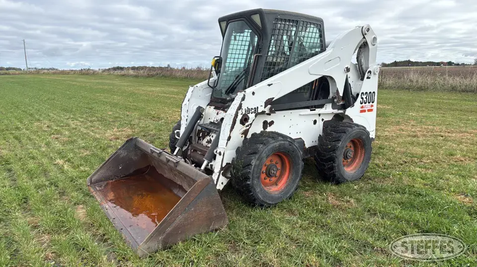 2004 Bobcat S300 Wheeled Skid Steer