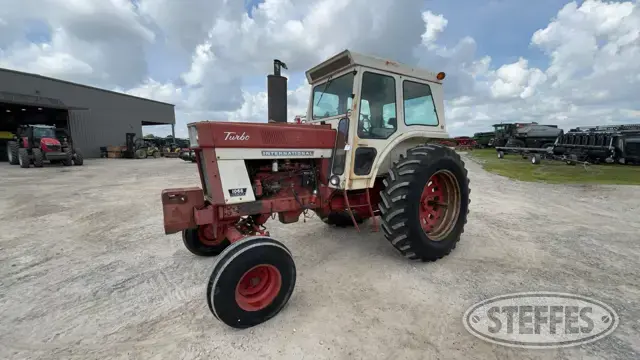 1972 Farmall 1066