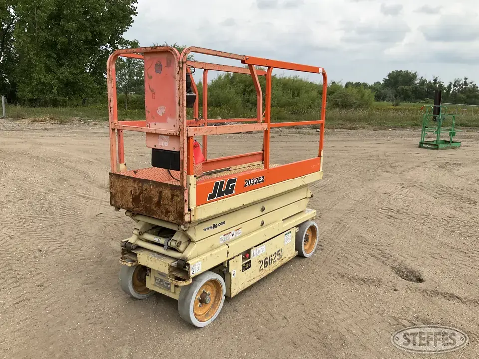 JLG 2032E2 Scissor Lift
