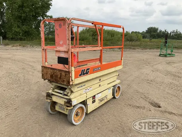 JLG 2032E2