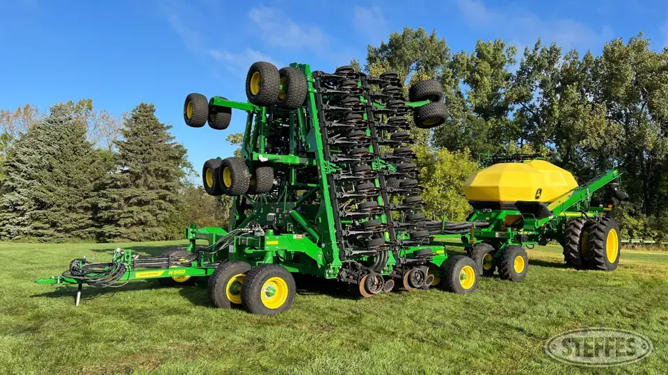 2023 John Deere N560 Air Drills and Air Seeder