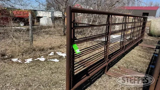 (4) Freestanding cattle panels