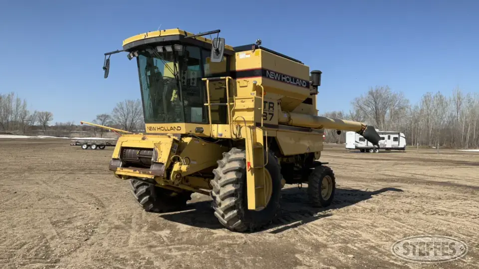 New Holland TR87 Combine