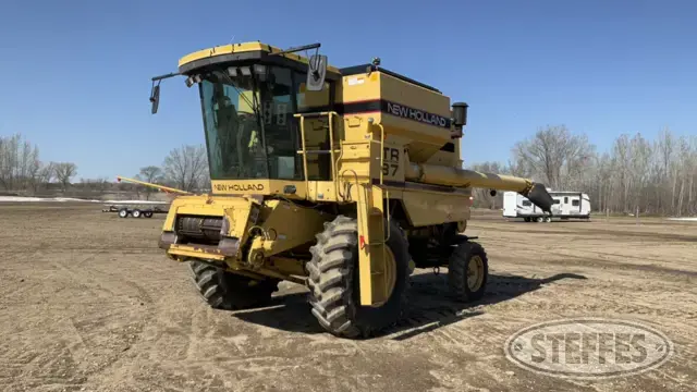 New Holland TR87