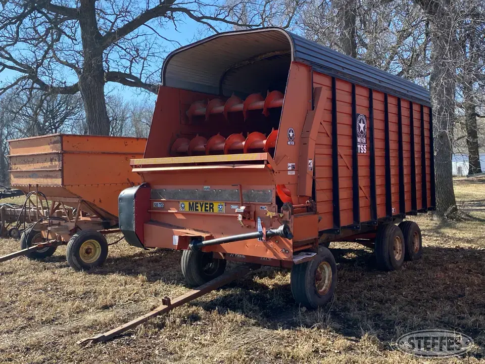 Meyer 500TSS Forage Wagon