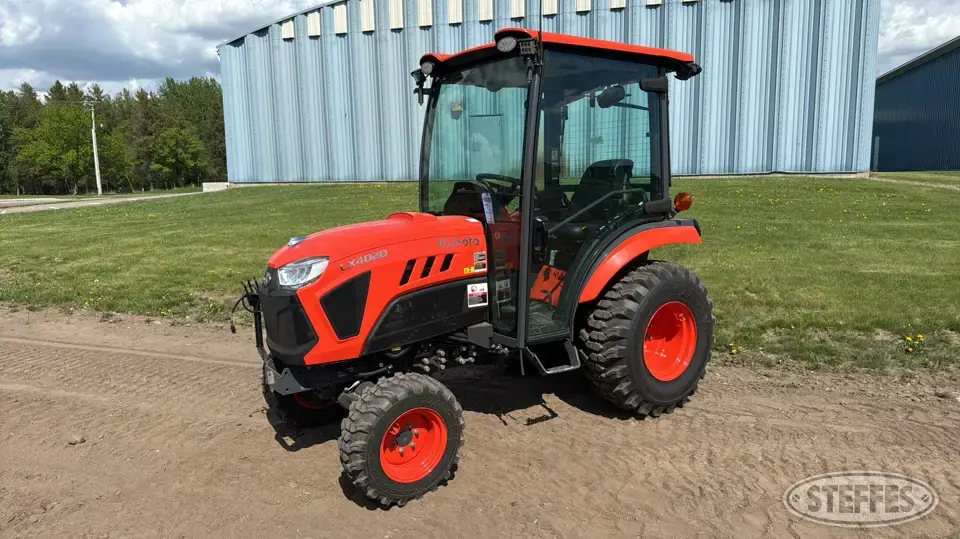 2023 Kubota LX4020 Lawn Tractor