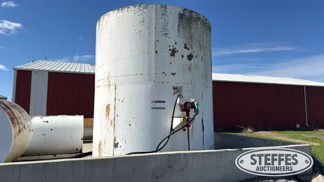 8,000 gal. fuel tank
