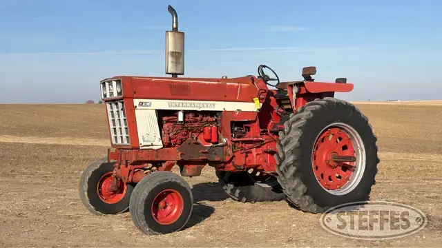 1972 Farmall 966