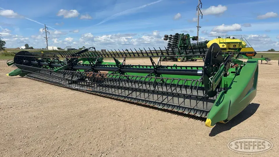 2022 John Deere HD40R Draper Head