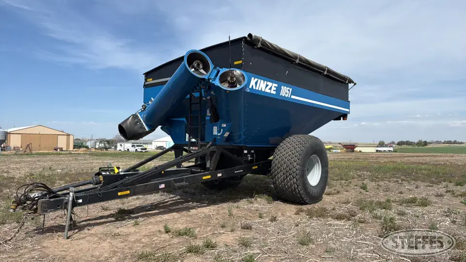 2020 Kinze 1051 Grain Cart