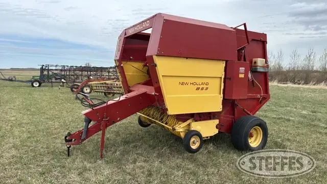 New Holland 853