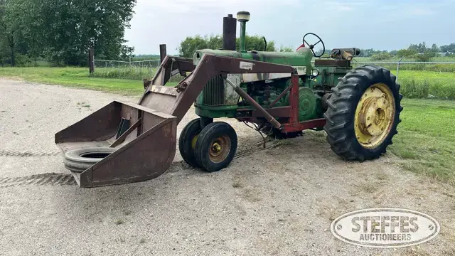 John Deere 730