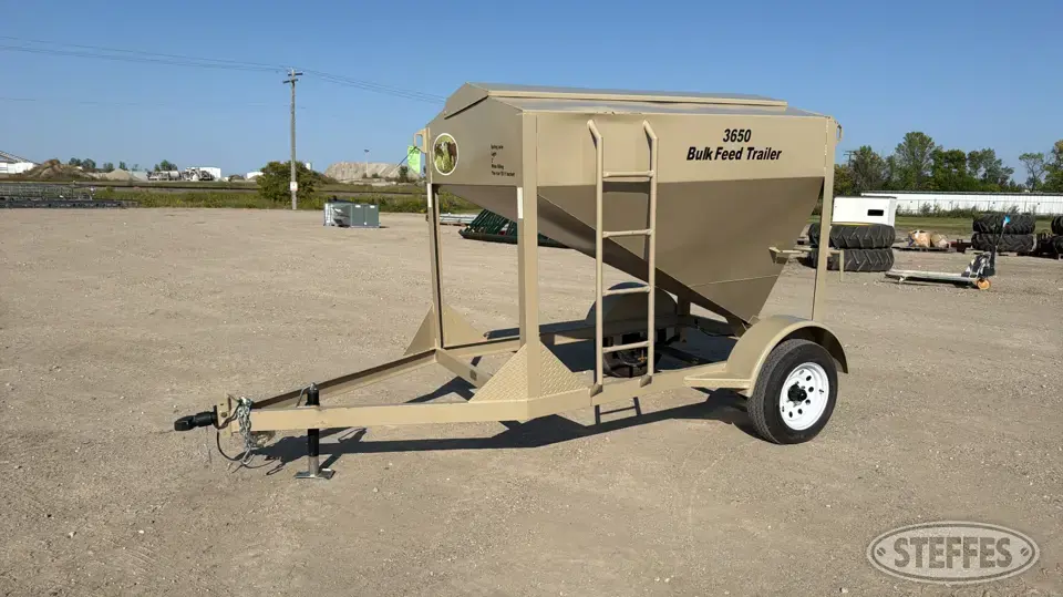 2025 Industrias America 3650 Feeders and Bunk