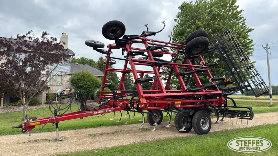 2010 Case IH Tiger-Mate 200 Field Cultivator