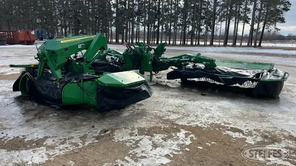 John Deere 388 Triple Mower