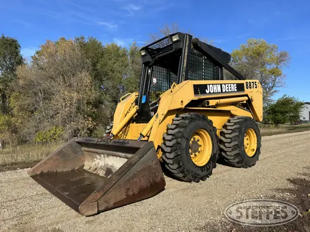 John Deere 8875