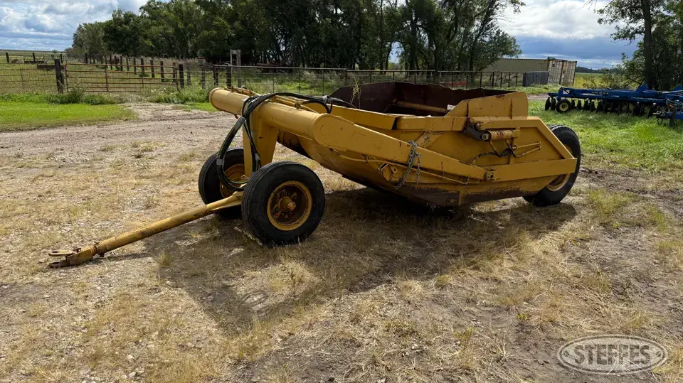 Soil Mover 625-RF Pull Scraper