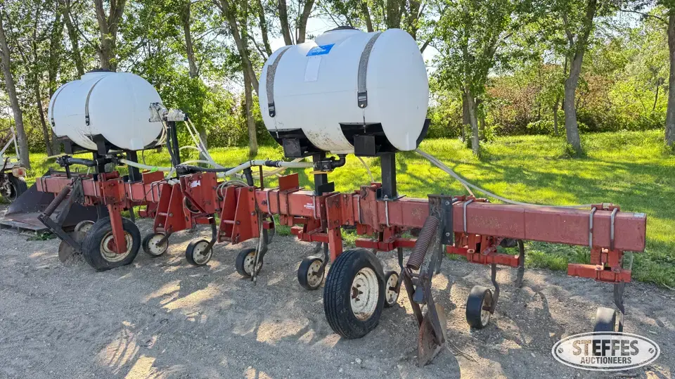 International 183 Row Crop Cultivator