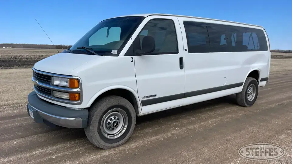 1999 Chevrolet 3500 LS Van