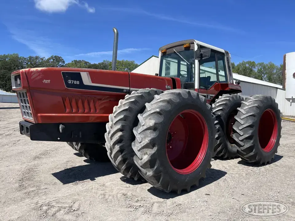 1980 International 3788 2+2 4WD Tractor