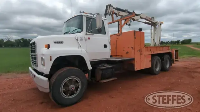 1992 Ford L8000