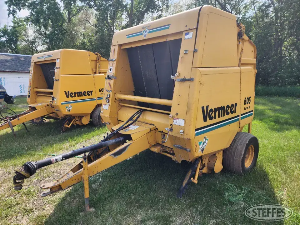 1997 Vermeer 605K Round Baler