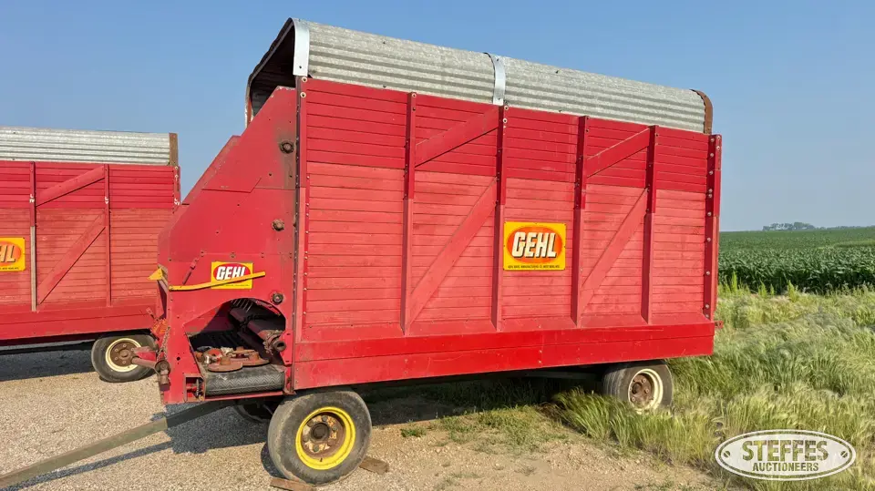 Gehl BU710 Forage Wagon