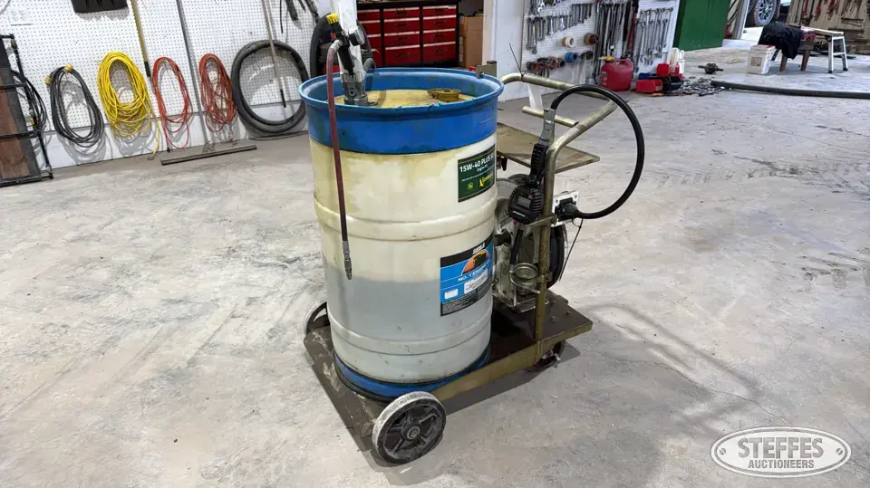 John Deere 15W-40 Plus 50 II engine oil Farm Support Item