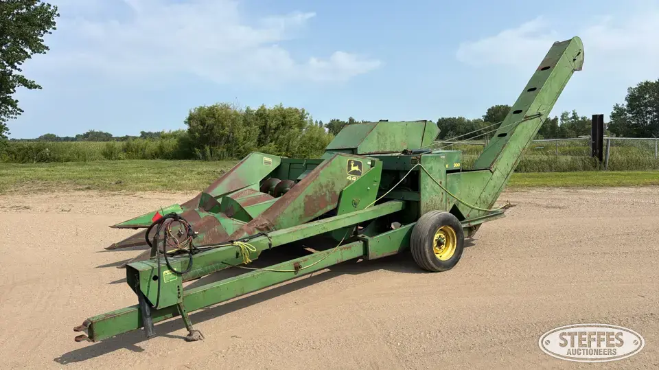 John Deere 300 Pickup Head