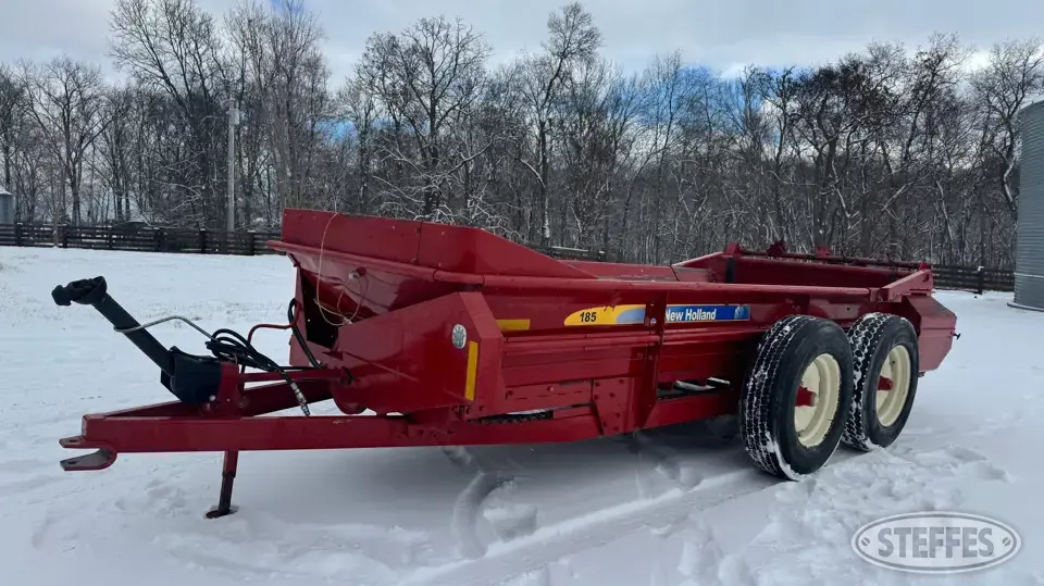 2012 New Holland 185 Pull-Type Dry Spreader