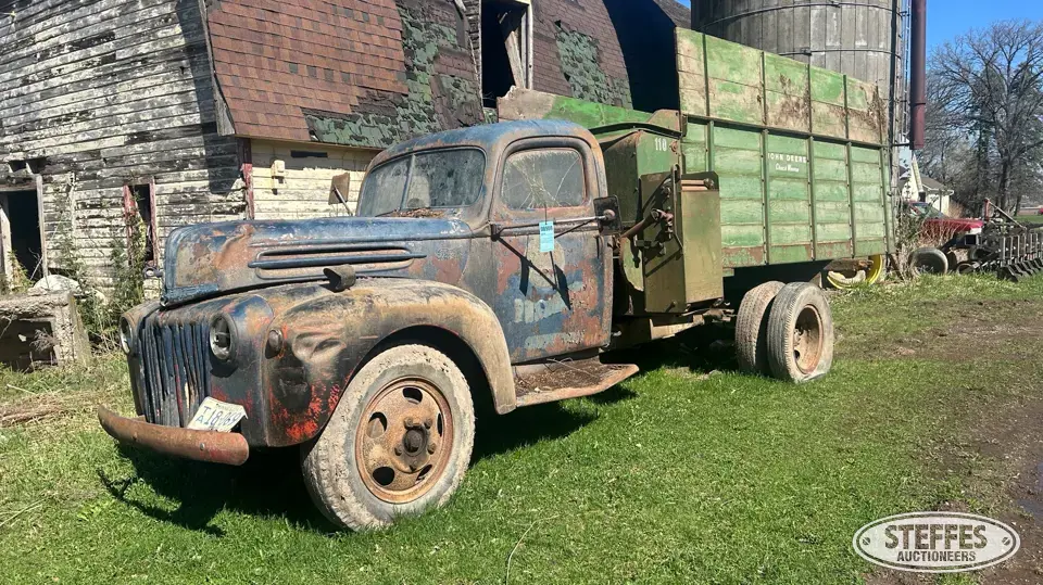 Ford feed truck