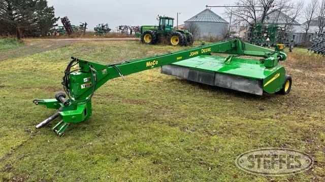 2002 John Deere 956