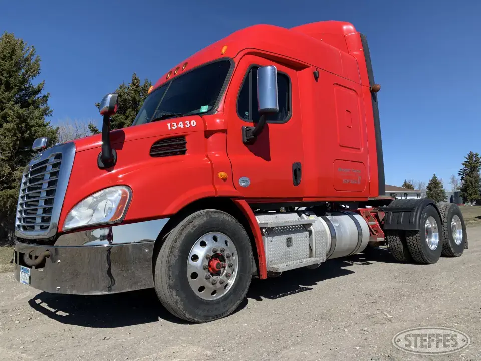 2013 Freightliner Cascadia 113 Conventional Truck with Sleeper