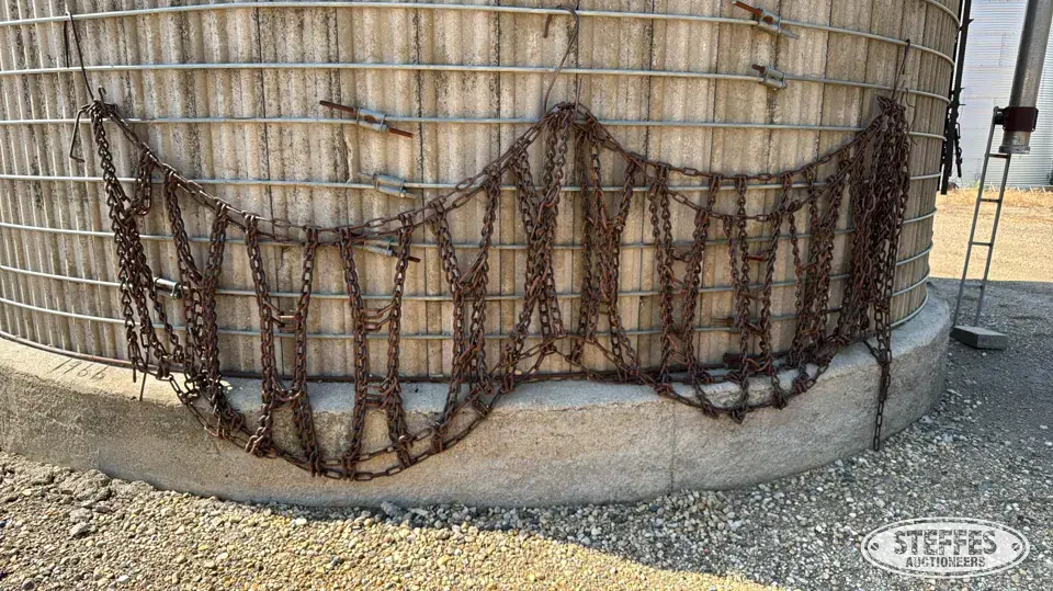 (2) Tire chains Tractor-Implement Tire