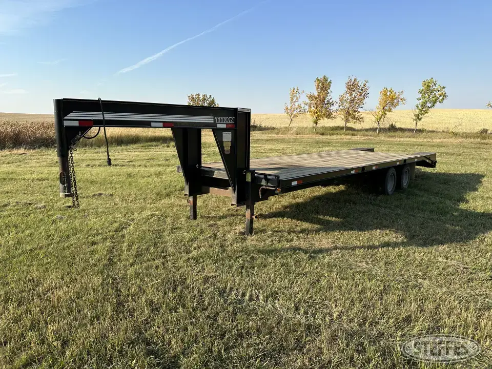 2000 Titan Flatbed Trailer
