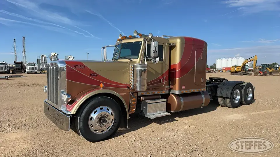 2016 Peterbilt 389 Conventional Truck with Sleeper