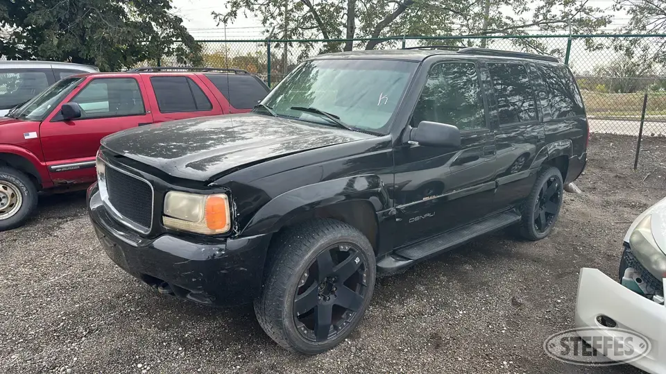2000 GMC Yukon Denali SUV