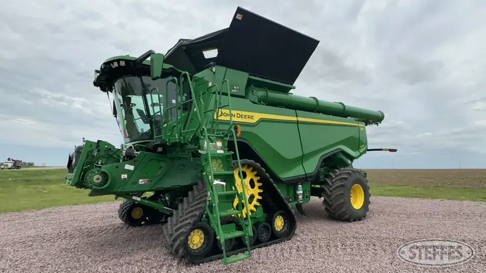 2022 John Deere X9 1000 Combine