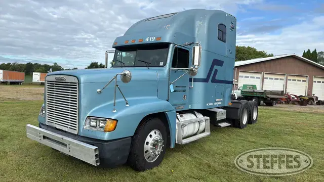 1996 Freightliner FLD120