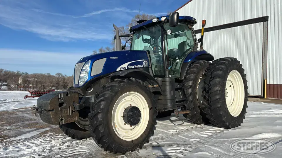 2011 New Holland T7070 MFWD Tractor