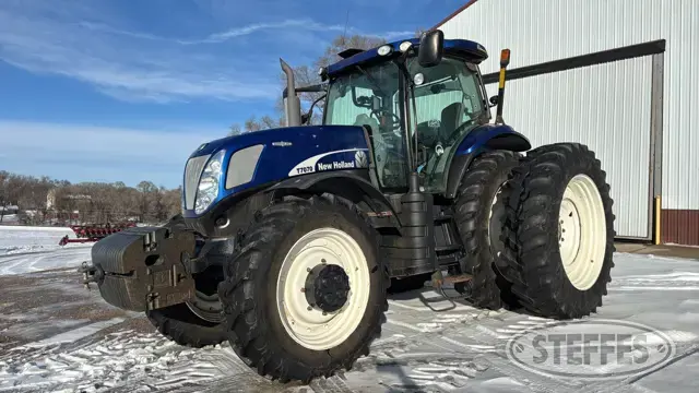 2011 New Holland T7070