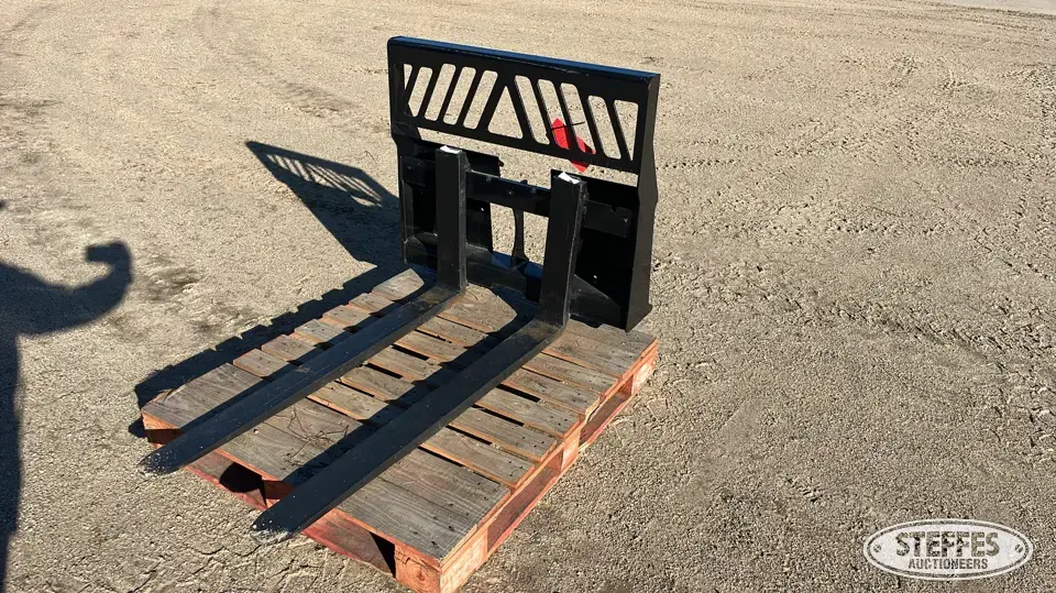 Skid steer pallet forks Skid Steer Fork
